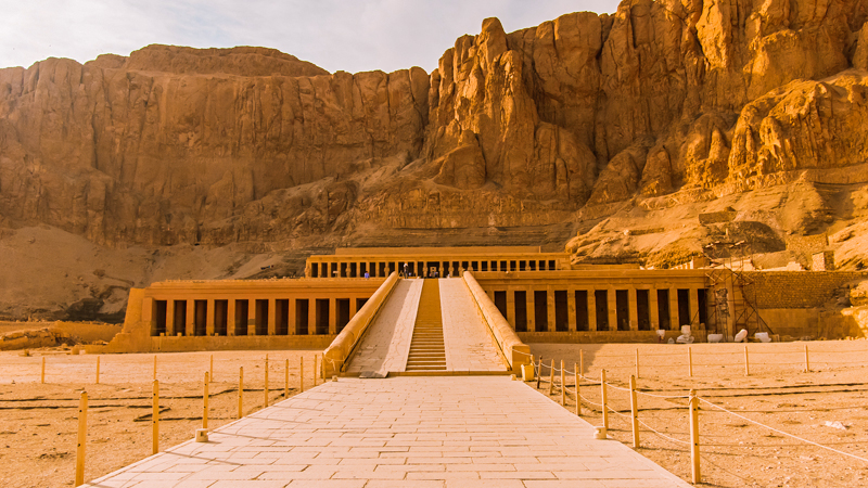 Hatshepsuts-Temple-at-Dawn