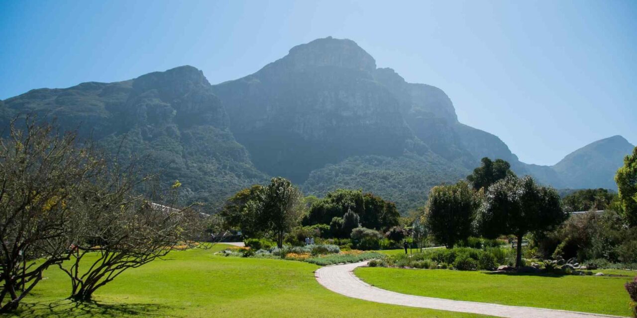 https://bluetours.net/wp-content/uploads/2018/09/tour-capetown-03-1280x640.jpg