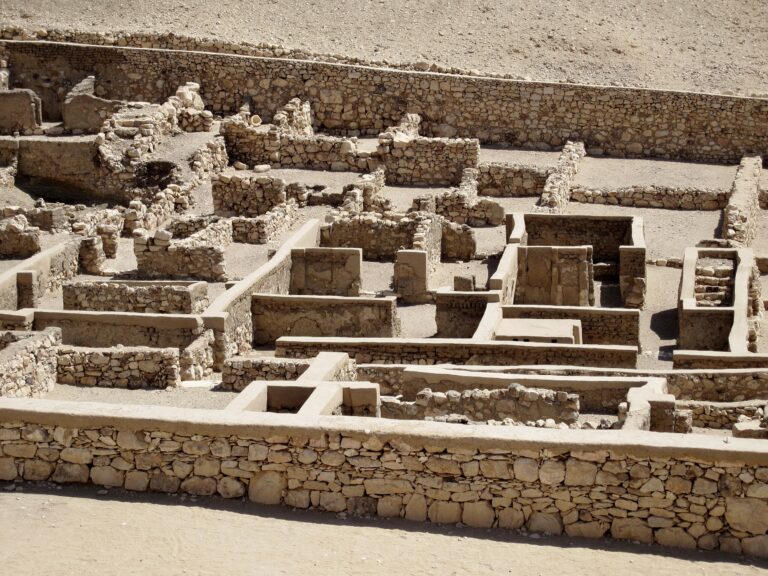 The-Valley-of-the-Artists-Deir-El-Medina.